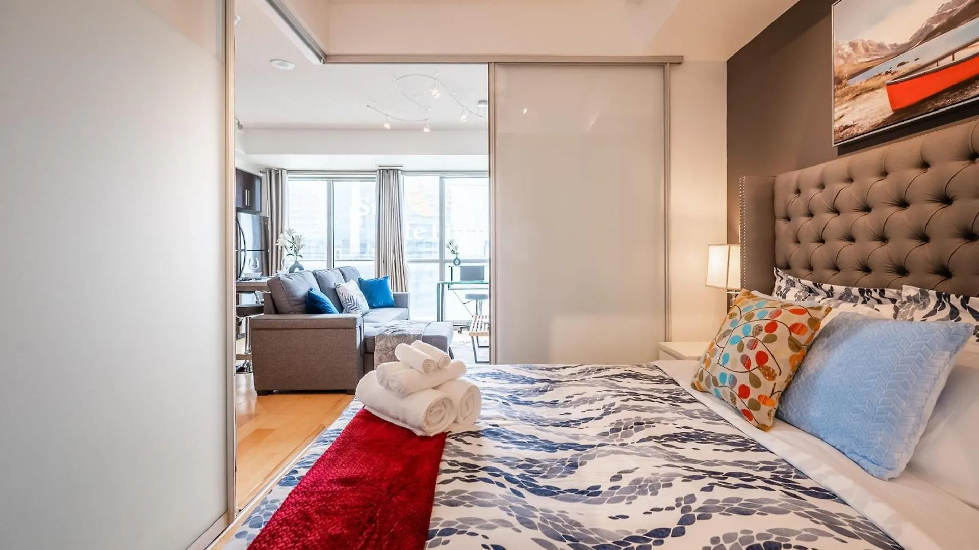 Luxury 1-Bedroom Condo In Dt Toronto Canada