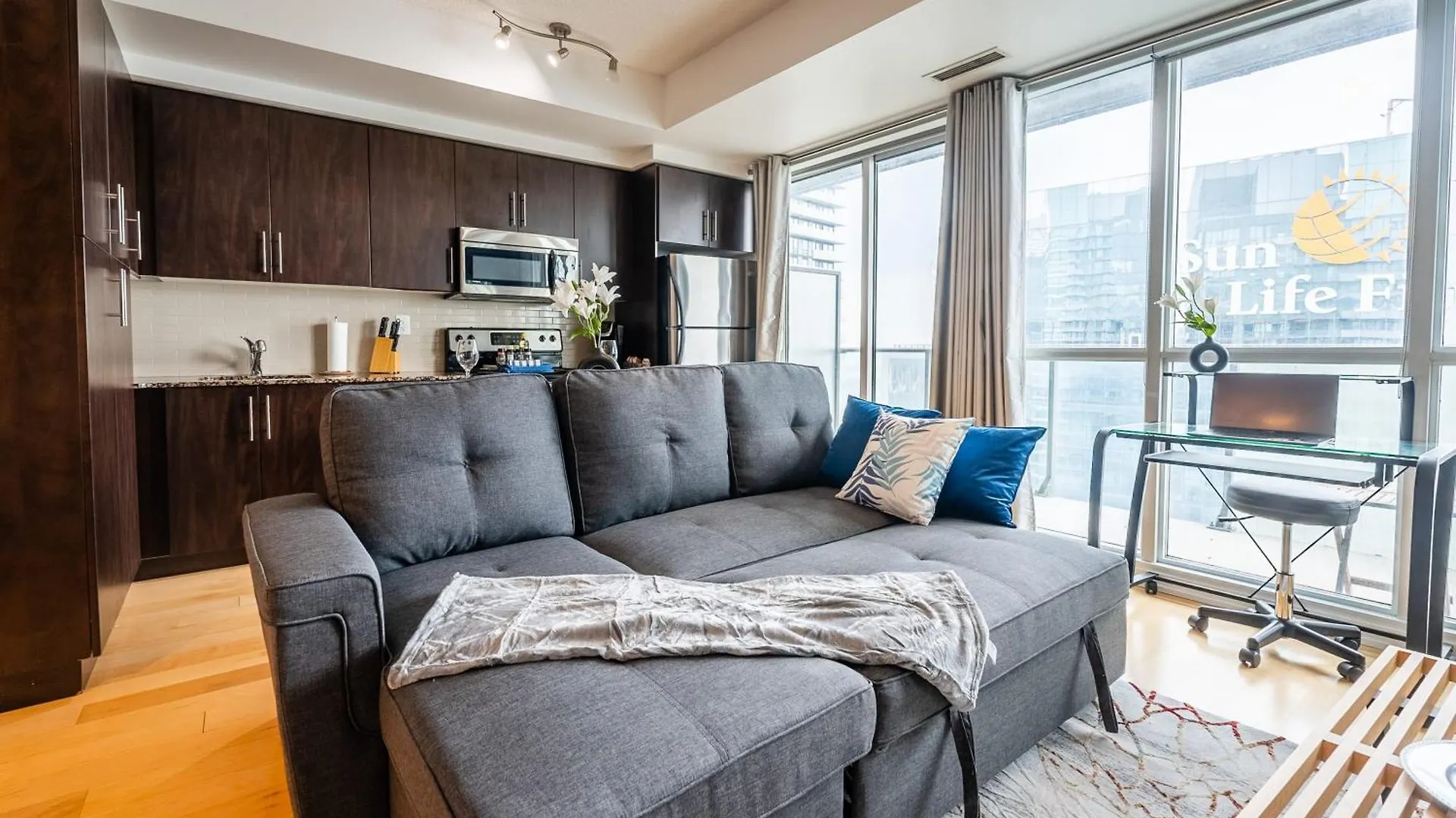 Holiday home Luxury 1-Bedroom Condo In Dt Toronto